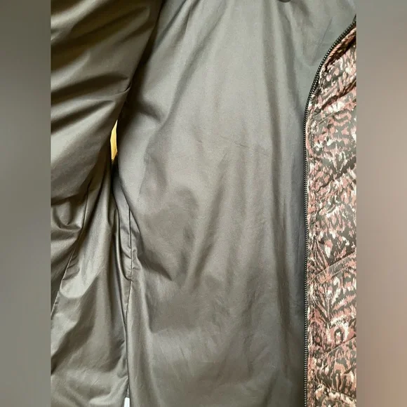 Patagonia Brown Paisley Hooded Down Puffer Vest Zip Up Women’s Size Medium - Picture 6 of 11